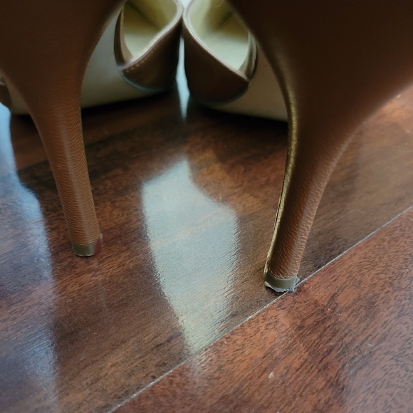 Audrey Brooke ankle strap pump - Picture 6 of 9